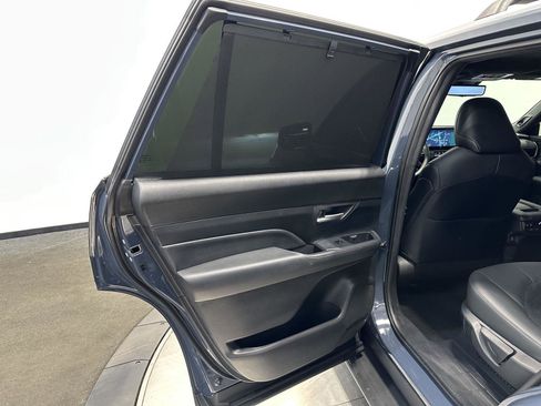 Used 2025 Toyota Grand Highlander AWD Hybrid image 27