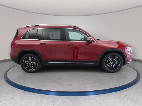 New 2026 Mercedes-Benz GLB 250 image 4