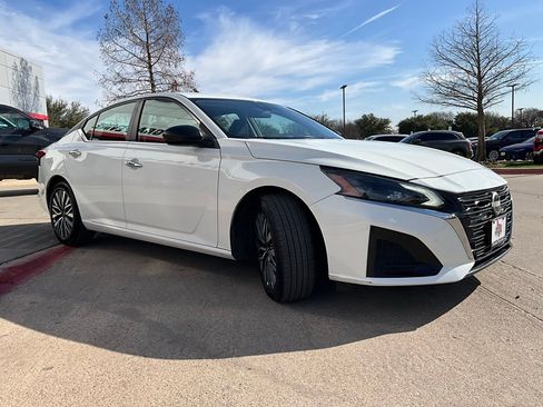 Used 2025 Nissan Altima 2.5 SV image 5