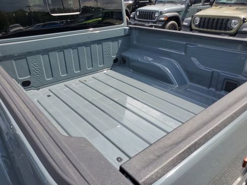 New 2025 Jeep Gladiator Mojave image 11