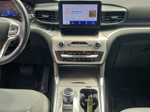 Certified 2021 Ford Explorer XLT w/ Equipment Group 202A image 21
