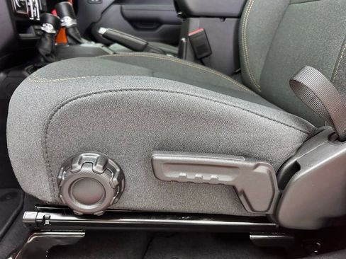 New 2025 Jeep Gladiator Sport image 14