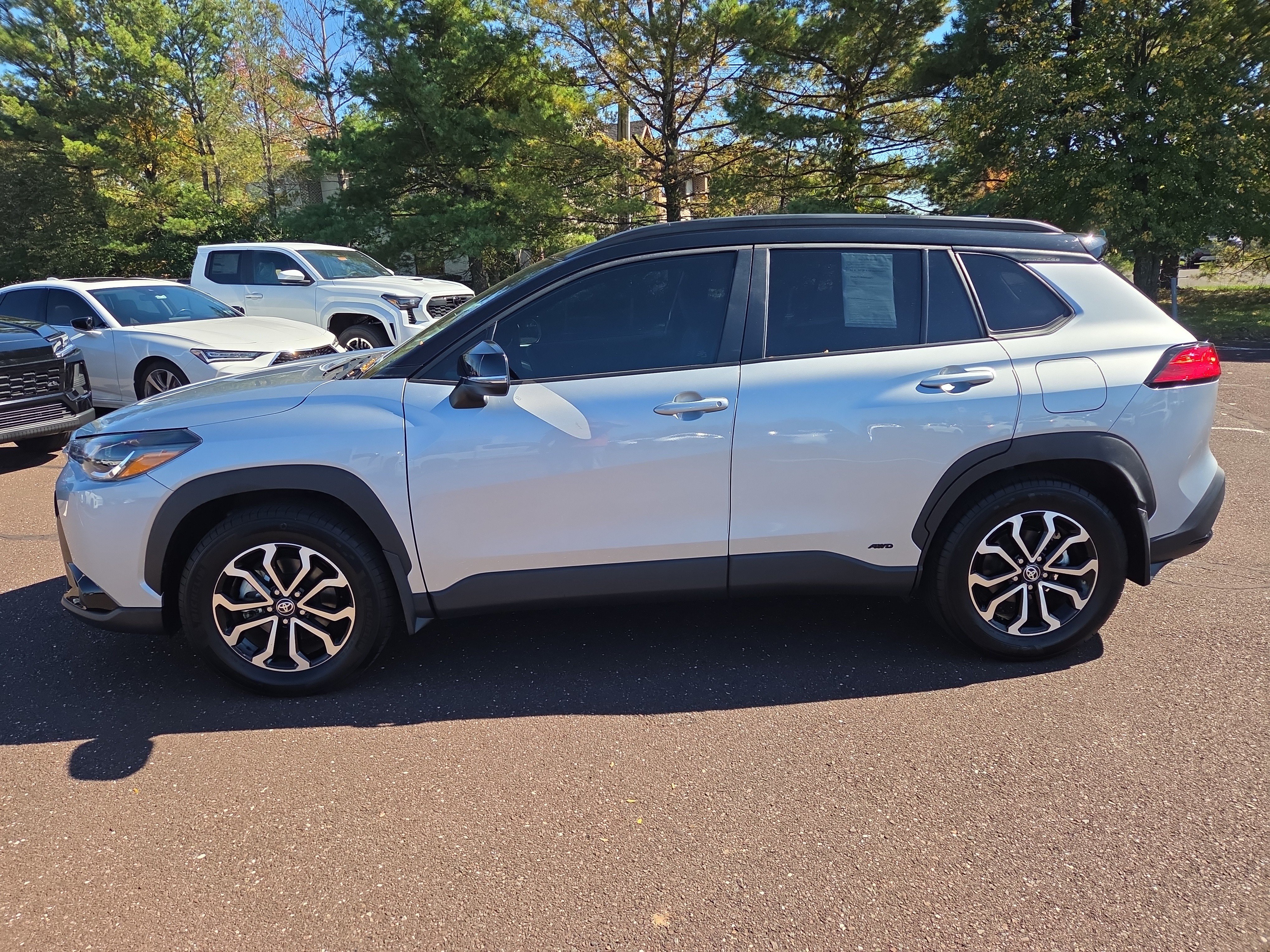 Certified 2023 Toyota Corolla Cross AWD Hybrid w/ Moonroof Package image 6