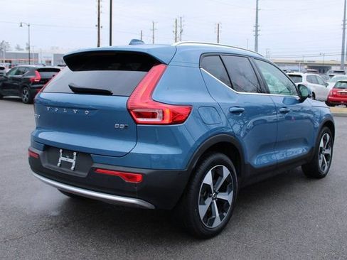 Used 2025 Volvo XC40 B5 Plus image 45
