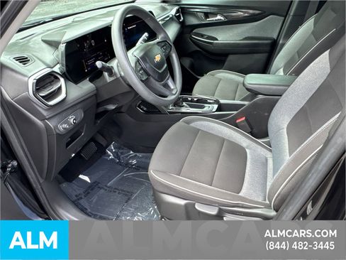 Used 2024 Chevrolet TrailBlazer LT w/ Driver Confidence Package image 11