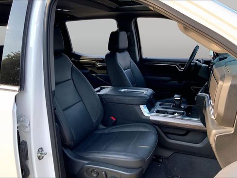 Used 2022 Chevrolet Silverado 1500 LTZ AWD/4WD image 9
