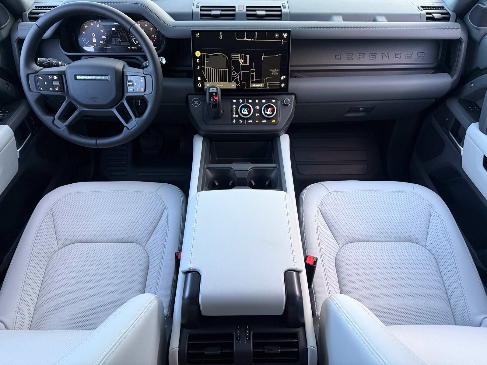 New 2026 Land Rover Defender 110 X-Dynamic SE AWD/4WD image 17