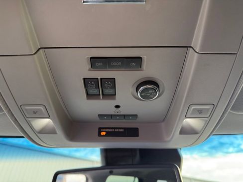 Used 2020 GMC Yukon SLT image 16