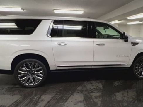 Certified 2025 GMC Yukon XL Denali Ultimate AWD/4WD image 9