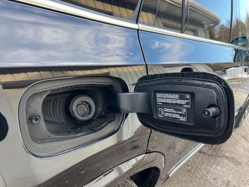 Certified 2025 Volvo XC90 B6 Ultra image 14