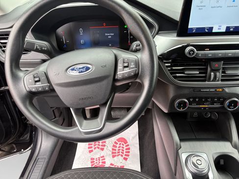 Used 2025 Ford Escape Active AWD/4WD image 12