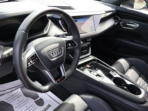 Used 2023 Audi RS e-tron GT w/ Carbon Performance Package AWD/4WD image 10