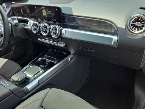 Certified 2023 Mercedes-Benz GLB 250 image 15