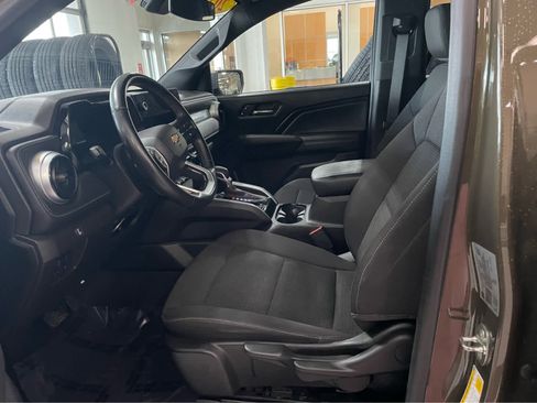 Used 2023 Chevrolet Colorado LT w/ LT Convenience Package AWD/4WD image 18