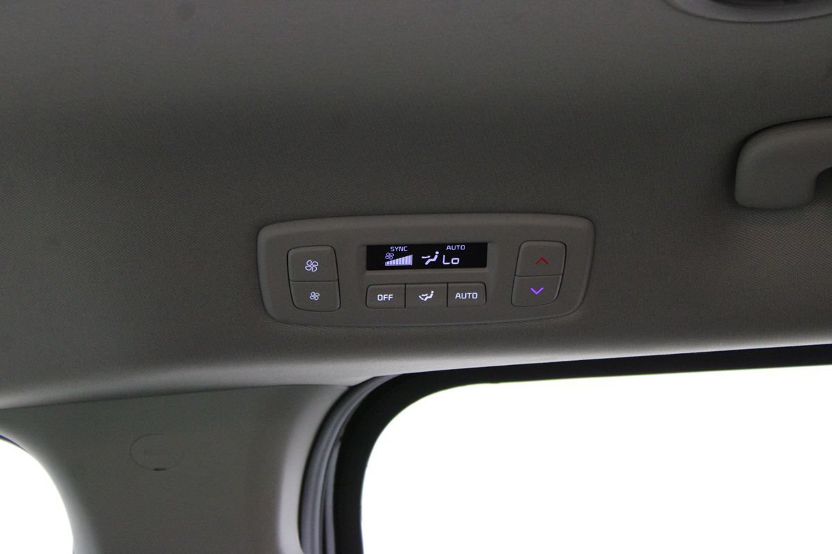 Used 2025 Kia Carnival FWD image 43