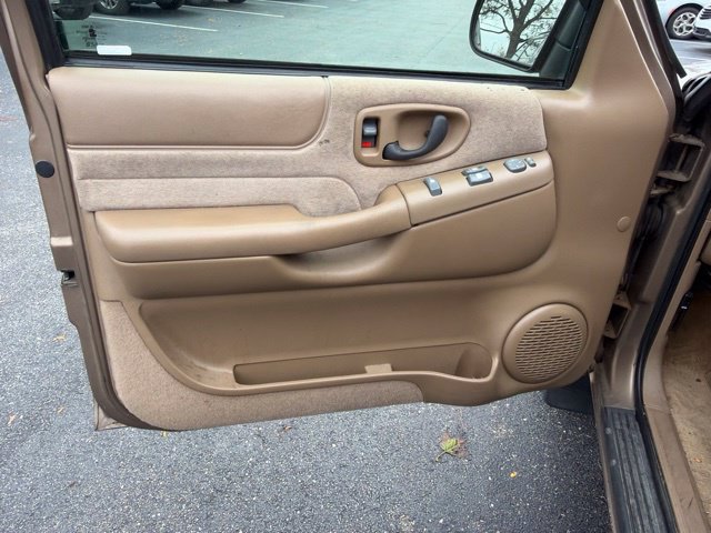 Used 2002 GMC Sonoma SLS w/ Marketing Option Pkg RWD image 19