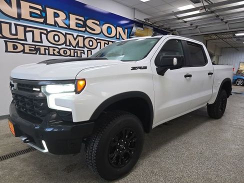 Used 2025 Chevrolet Silverado 1500 ZR2 w/ Technology Package image 1