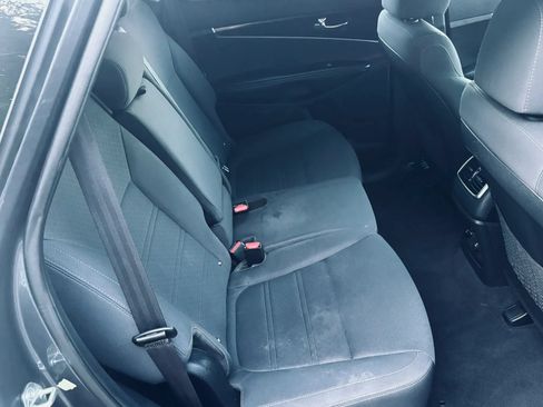 Used 2020 Kia Sorento LX FWD image 23