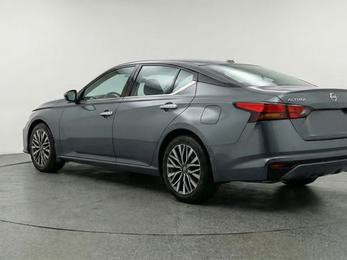 Used 2025 Nissan Altima 2.5 SV image 6