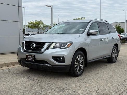 Used 2017 Nissan Pathfinder SV w/ Trailer Tow Package AWD/4WD image 7