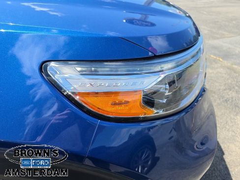 Used 2023 Ford Explorer XLT w/ Equipment Group 202A AWD/4WD image 12