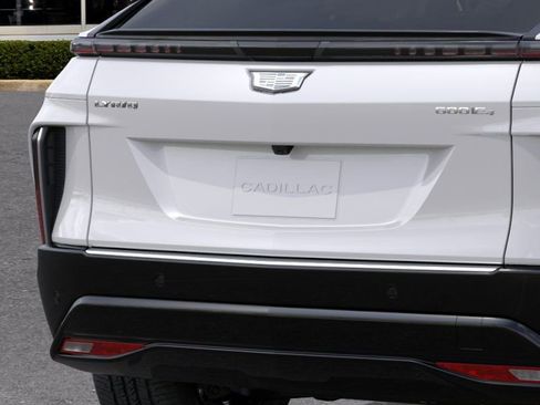New 2025 Cadillac Lyriq Luxury w/ LPO, Floor Liner Package AWD/4WD image 14