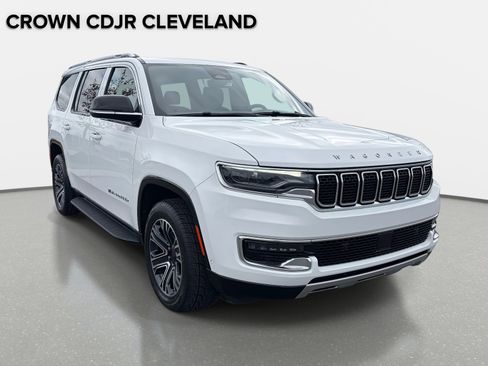 Used 2024 Jeep Wagoneer Series II image 37