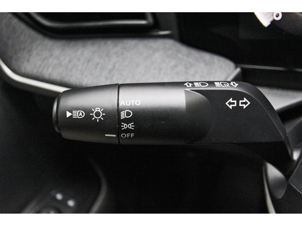 Used 2026 Nissan Kicks SV FWD image 15