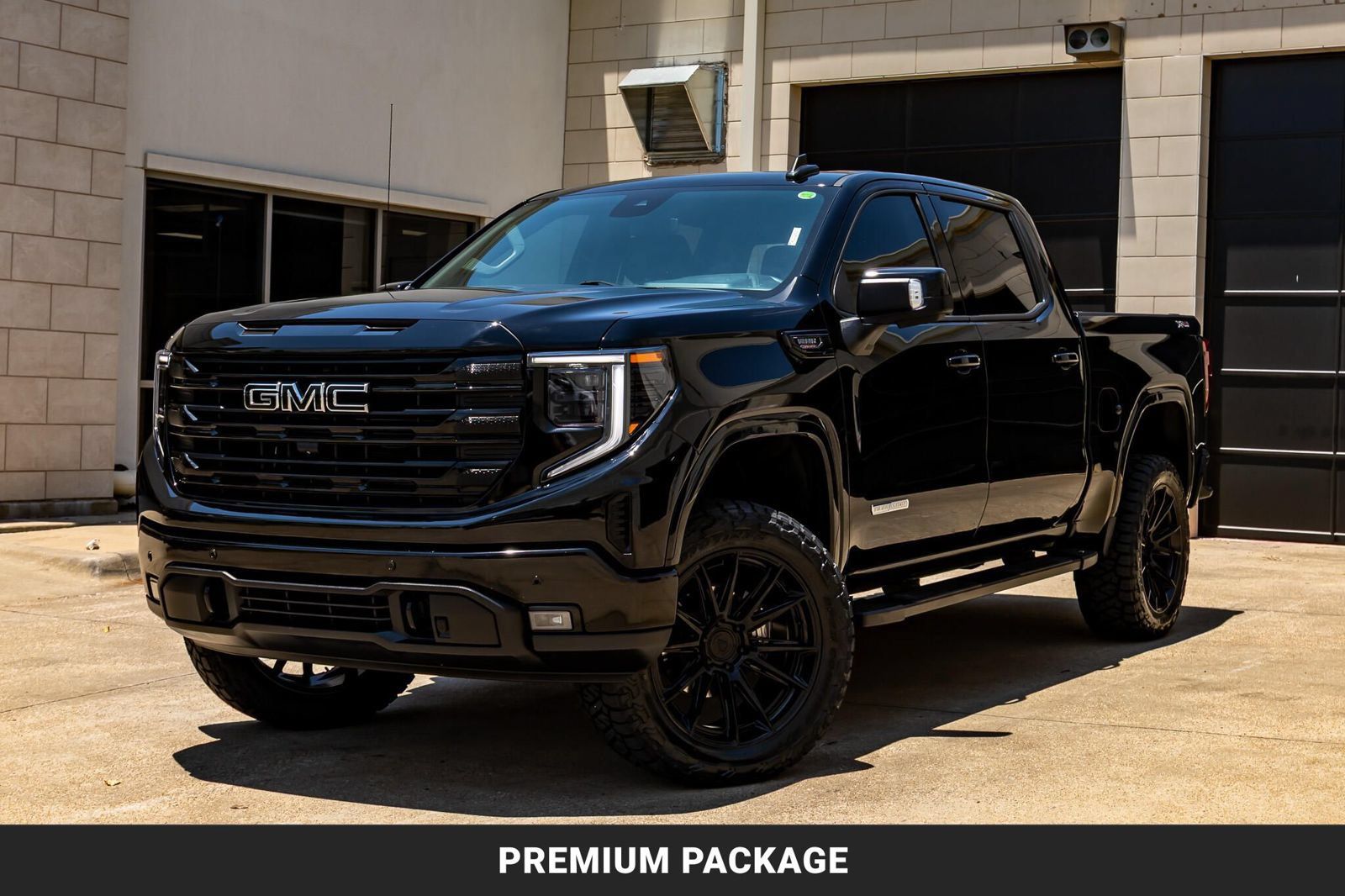 Used 2025 GMC Sierra 1500 Elevation w/ Elevation Premium Package AWD/4WD image 5