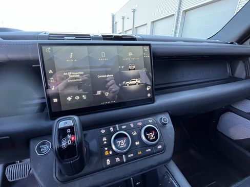 Certified 2024 Land Rover Defender 130 X-Dynamic SE image 24