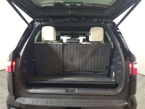 Used 2023 Toyota Sequoia Capstone AWD/4WD image 7