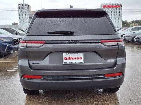 Used 2025 Jeep Grand Cherokee Altitude AWD/4WD image 23