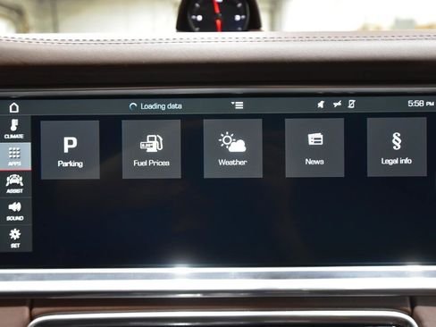 Used 2018 Porsche Panamera 4S AWD/4WD image 32