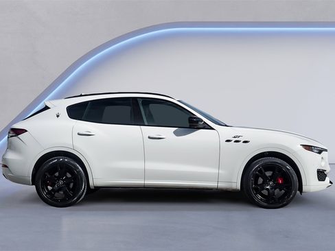 Certified 2022 Maserati Levante GT image 3