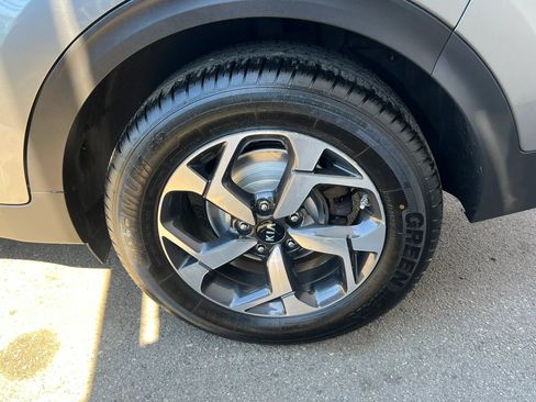 Used 2020 Kia Sportage LX AWD/4WD image 9