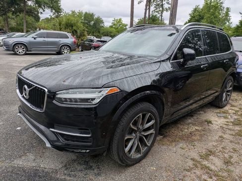 Used 2017 Volvo XC90 T6 Momentum w/ Vision Package AWD/4WD image 4