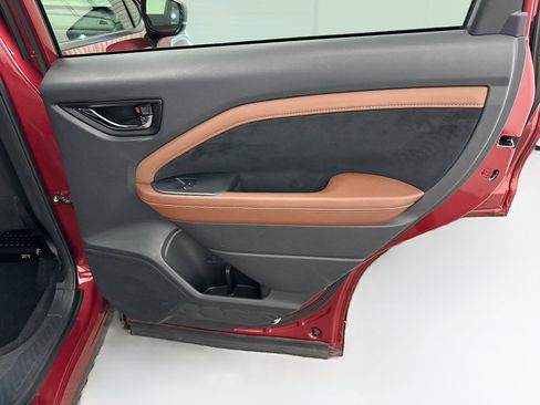 Used 2025 Subaru Forester Touring image 33