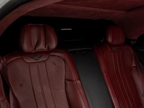 Used 2023 Bentley Flying Spur V8 image 23