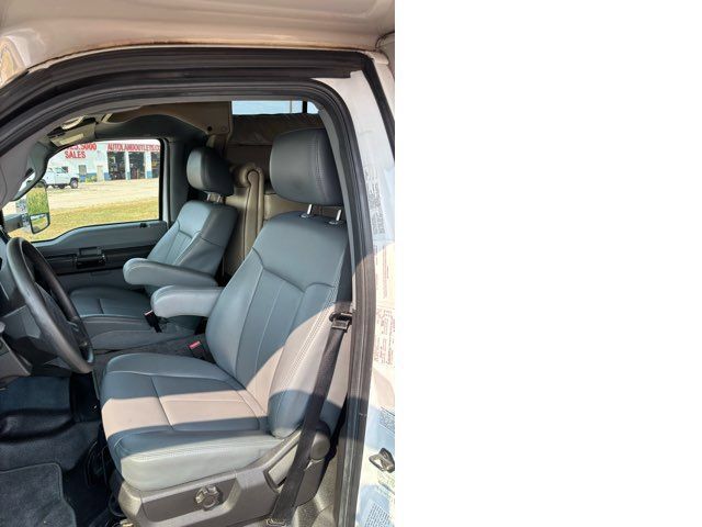 Used 2013 Ford F550 Luxury w/ Payload Upgrade Pkg RWD image 39