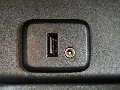 Used 2018 Chevrolet Equinox LT FWD image 5