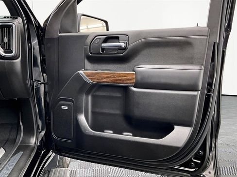 Used 2022 Chevrolet Silverado 1500 High Country w/ Technology Package image 25