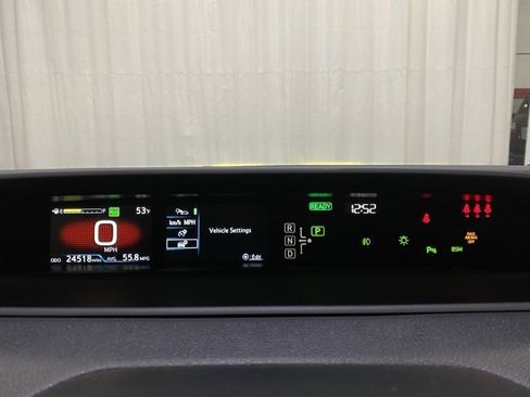 Certified 2022 Toyota Prius LE image 15