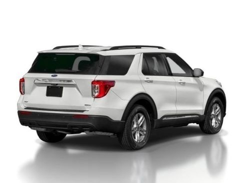 Certified 2021 Ford Explorer XLT w/ Equipment Group 202A AWD/4WD image 2
