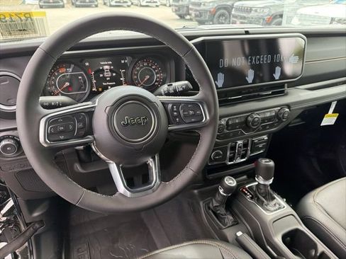 New 2026 Jeep Wrangler Unlimited Sahara AWD/4WD image 14