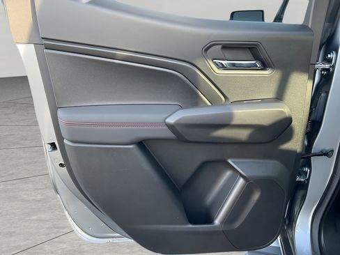 Used 2024 Chevrolet Colorado Z71 w/ Z71 Convenience Package 2 image 30