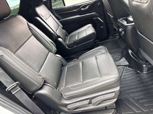 Used 2021 GMC Yukon Denali w/ LPO, Illumination Package AWD/4WD image 17