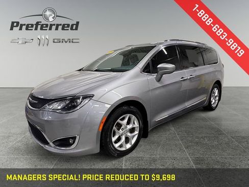 Used 2017 Chrysler Pacifica Touring-L Plus w/ Tire & Wheel Group image 11