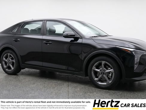 Used 2025 Kia K4 LXS image 1