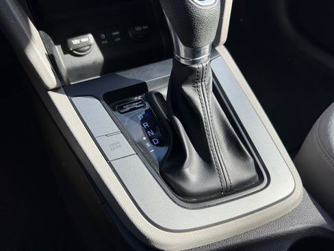 Used 2019 Hyundai Elantra SEL image 9