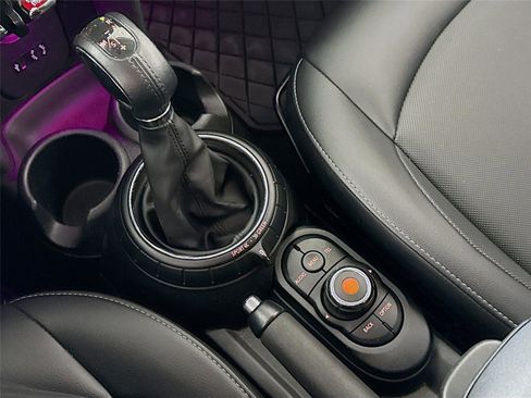 Used 2016 MINI Cooper 4-Door Hardtop image 9